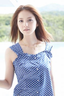 美女剪长发